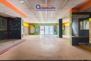 Local comercial en alquiler en Lena