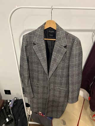 Abrigo cuadros gris Bershka