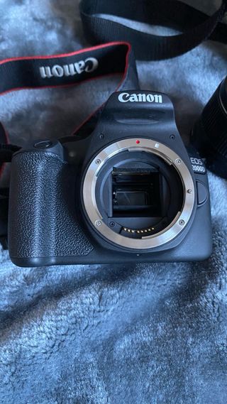 Cámara Canon EOS 2000D + Accesorios