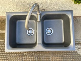 Fregadero doble seno gris metálico