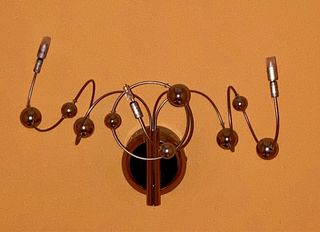 5 lámparas techo y pared.