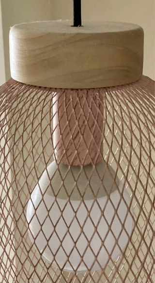 5 lámparas techo y pared.