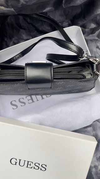 Bolso Guess Negro/Gris Monogram