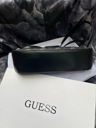 Bolso Guess Negro/Gris Monogram