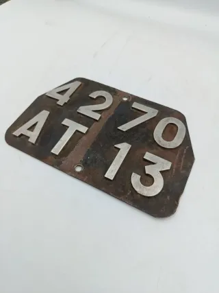 ANTIGUA MATRÍCULA METÁLICA