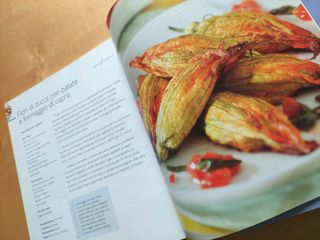 Set 2 libri di cucina con tante ricette di cucina