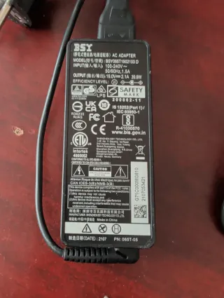 Cargador BSY065T1902103 D 19V 2.1A