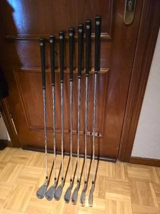 Juego hierros Wilson D9 7 palos (5 al GW) + bolsa.