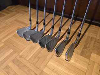 Juego hierros Wilson D9 7 palos (5 al GW) + bolsa.