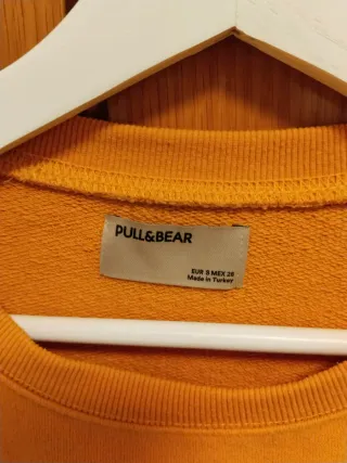 Jersey Pull & Bear Color Mostaza