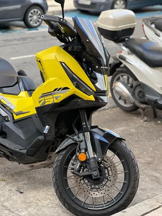 Honda XADV 750 Amarilla 9.000 km toda la revisione