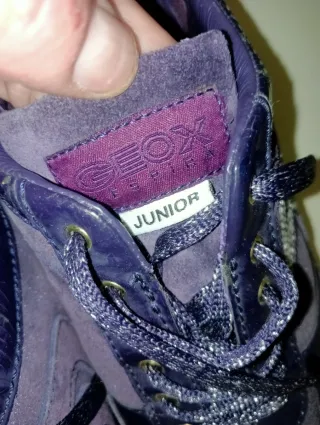 Sneakers donna marcate Geox colore lilla.