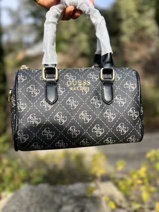 Bolso Guess Negro y Dorado