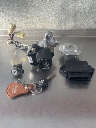 Centralita y bombines Yamaha Dragstar 650 2005