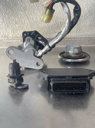 Centralita y bombines Yamaha Dragstar 650 2005