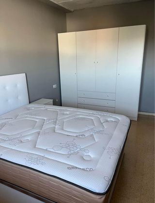 Dormitorio/ CANAPES CON COLCHONES NUEVOS. OFERTA!