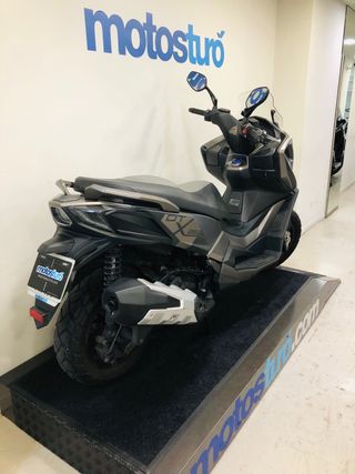 Kymco DTX 350 Maxi Scooter