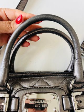 Bolso Michael Kors Piel Metalizada Gris