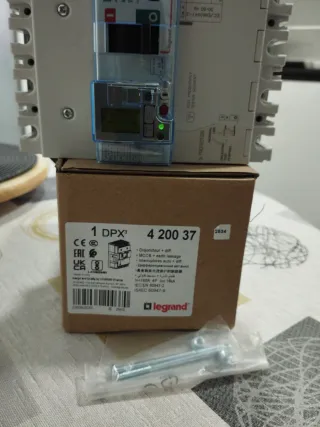 Magnetotermico Diferencial, Interruptor Automático