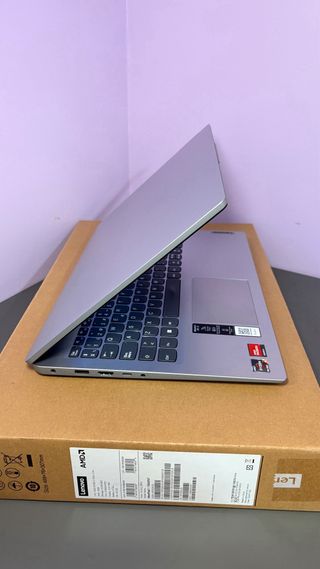 Portátil Lenovo Gris/Plateado