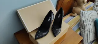 Zapatos Michael Kors Negros con Tachuelas Doradas