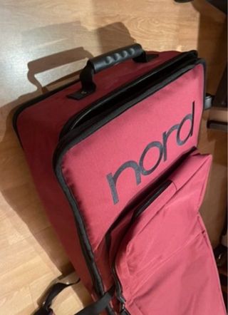 Funda Nord Stage 4 73 teclas