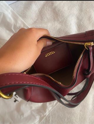 Bolso Isabel Marant burdeos tachuelas doradas