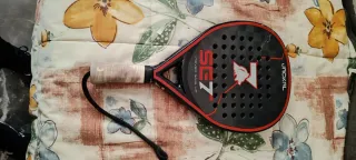 8 Palas de Pádel Variadas