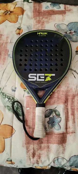 8 Palas de Pádel Variadas