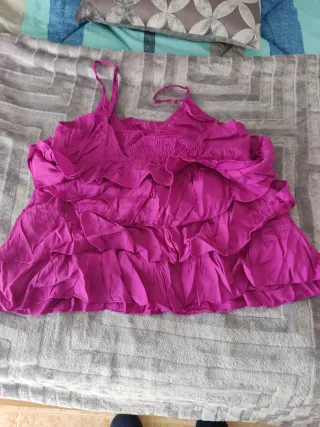 Top Morado con Volantes