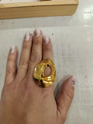 Anillos dorados y azul