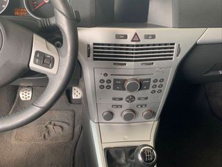 OPEL Astra GTC 1.8 16v Sport