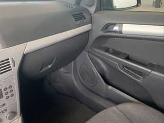 OPEL Astra GTC 1.8 16v Sport