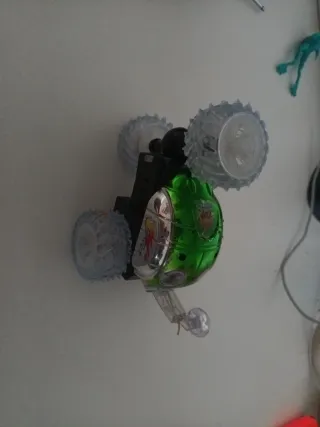 Coche teledirigido verde