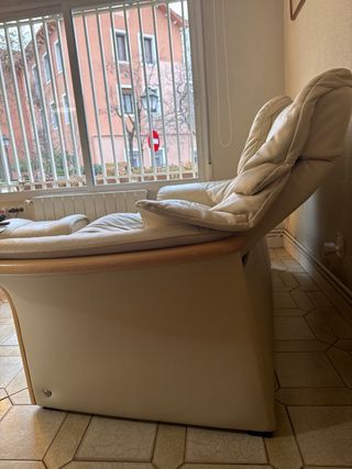 Sofá 2 plazas cuero beige reclinable