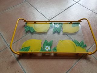 Vassoio in vetro con limoni