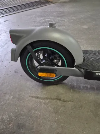 Patinete Eléctrico SD500E BLACK PALE LEMON.