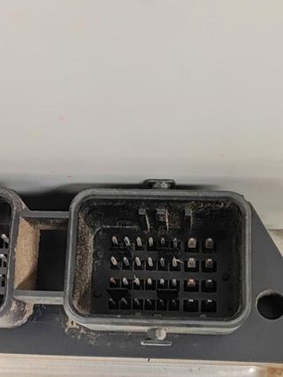 Centralita motor uce opel 0281011530 vivaro 287473