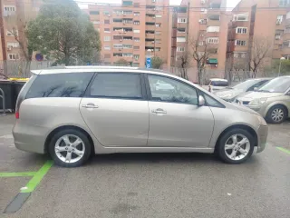 Mitsubishi Grandis 2010