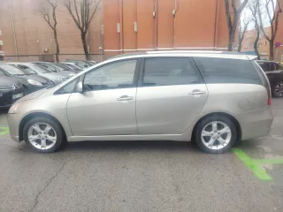 Mitsubishi Grandis 2010