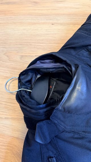 Chaqueta y pantalón cordura moto