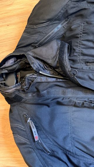 Chaqueta y pantalón cordura moto