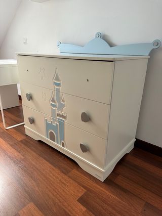 Cómoda infantil castillo azul y blanco
