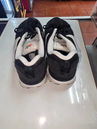 Zapatillas Nike Mujer Negras y Blancas