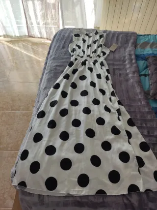 Vestido largo lunares blanco y negro