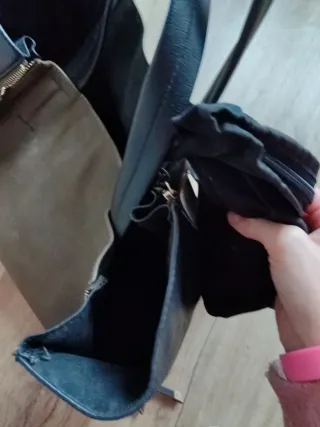 Bolso grande Bershka negro y verde militar