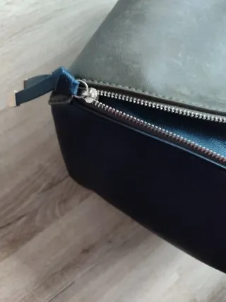 Bolso grande Bershka negro y verde militar