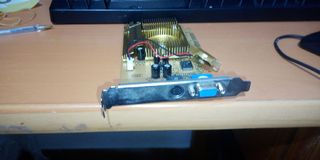 Nvidia GeForce4 MX440 64MB AGP VENTILADOR MAL