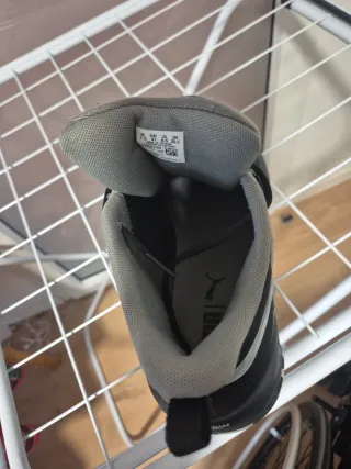 Zapatos Puma Negros y Grises