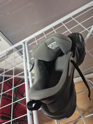 Zapatos Puma Negros y Grises